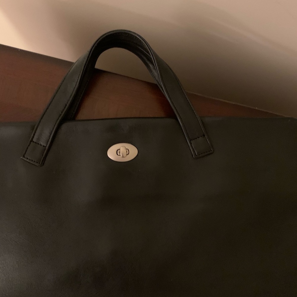 Prada tote - Picture 3 of 4